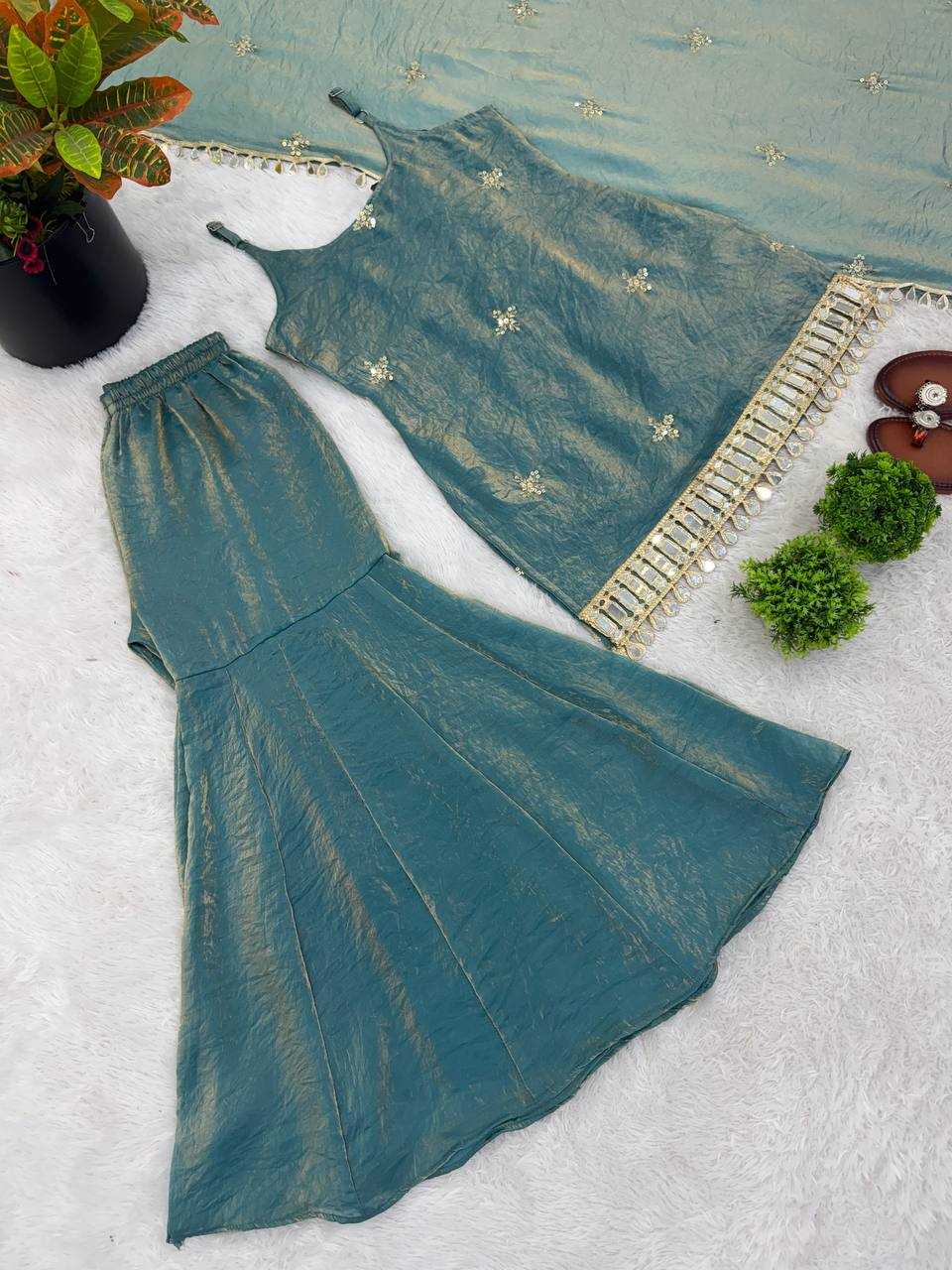 Fendy Embroidered Sleeveless Suit UNV-ST-031