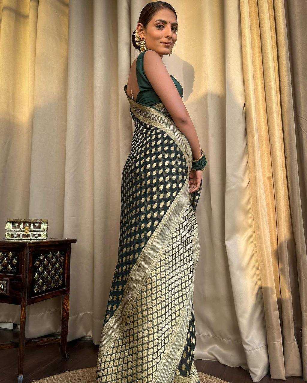 Banarasi Lichi Silk saree (Green) UNV-SR-021