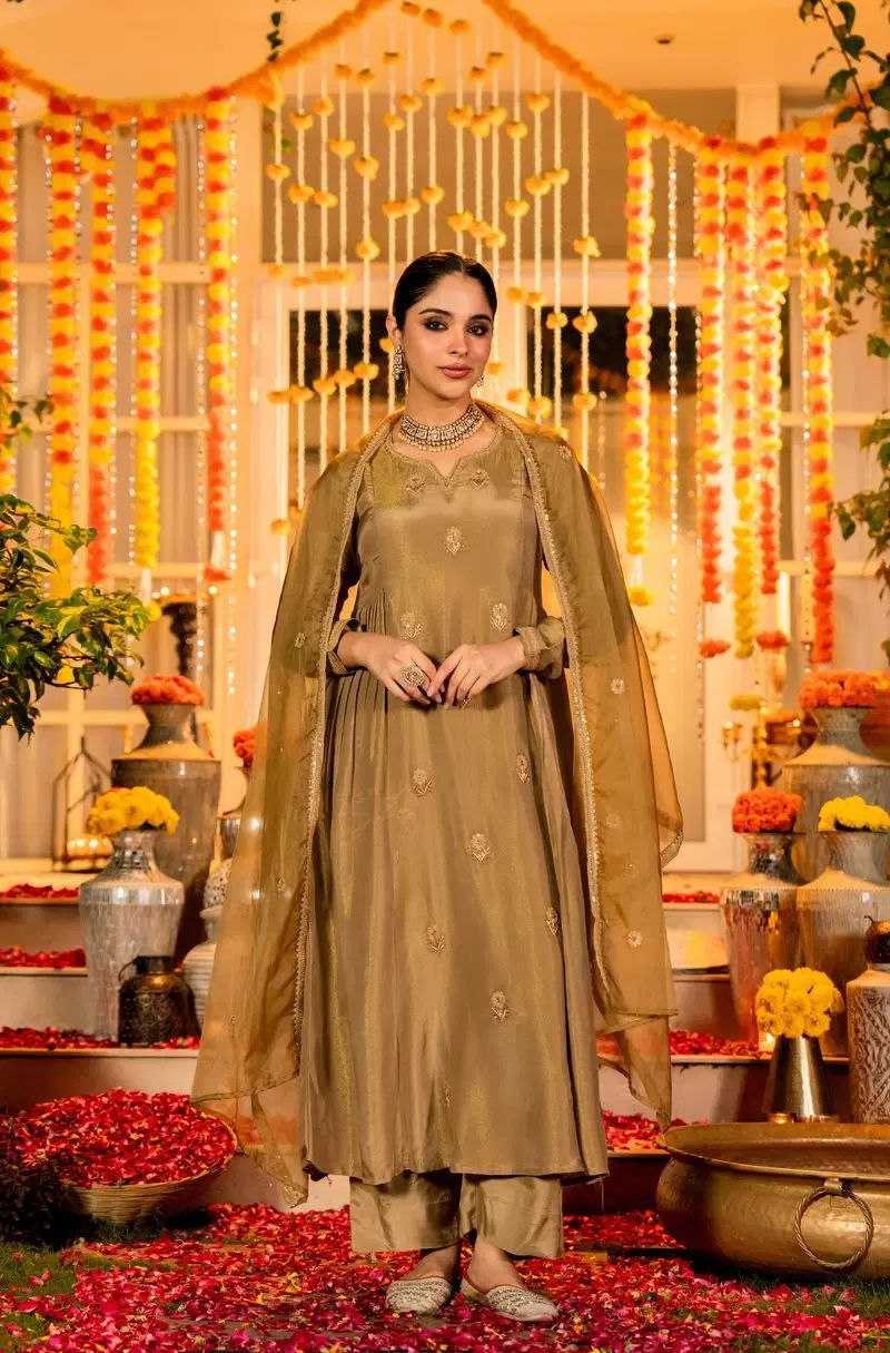 Simar Silk Embroidered Suit UNV-ST-020