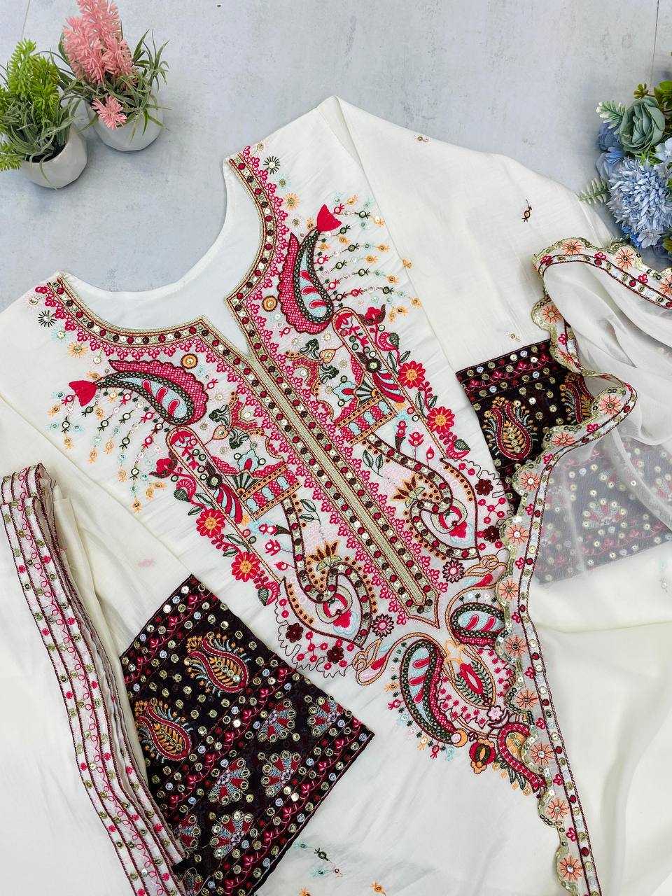 Heavy Roman Embroidered  Silk Suit UNV-ST-043