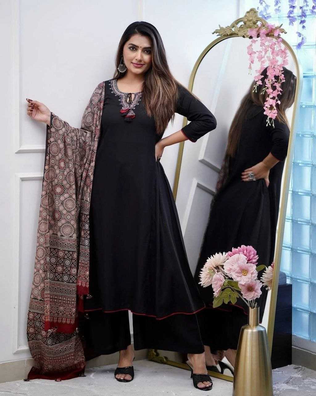 Viscose Chanderi Suit UNV-ST-048