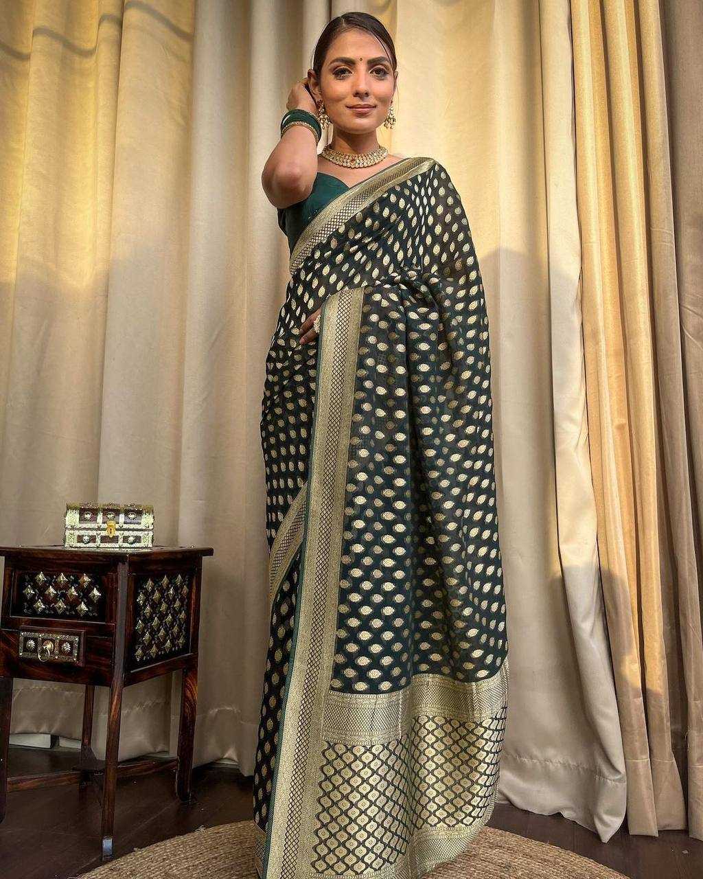 Banarasi Lichi Silk saree (Green) UNV-SR-021