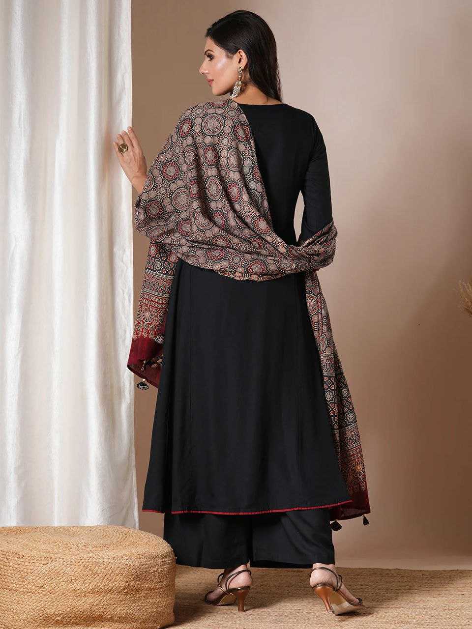 Viscose Chanderi Suit UNV-ST-048