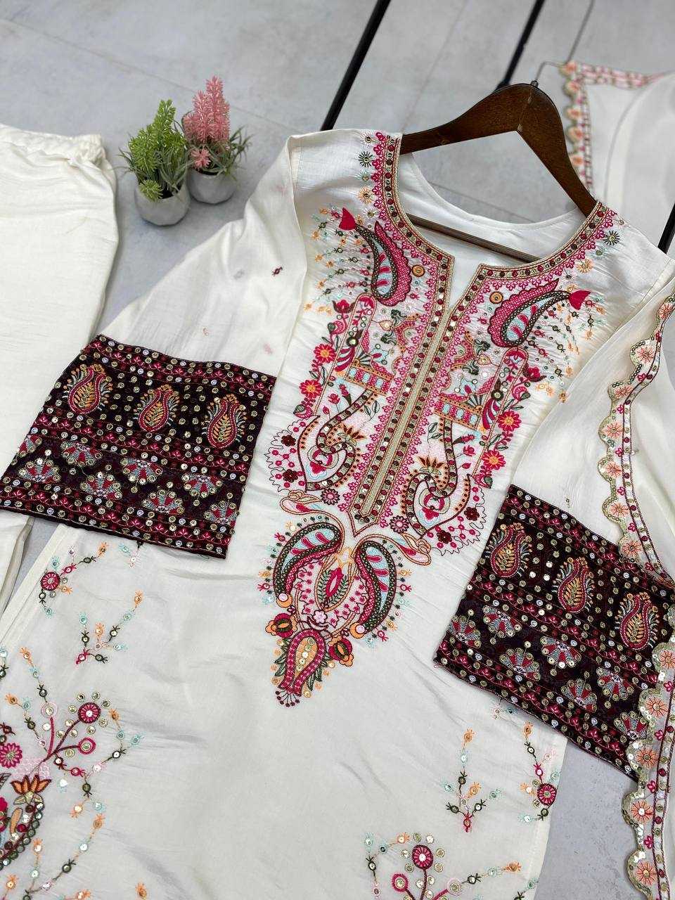 Heavy Roman Embroidered  Silk Suit UNV-ST-043