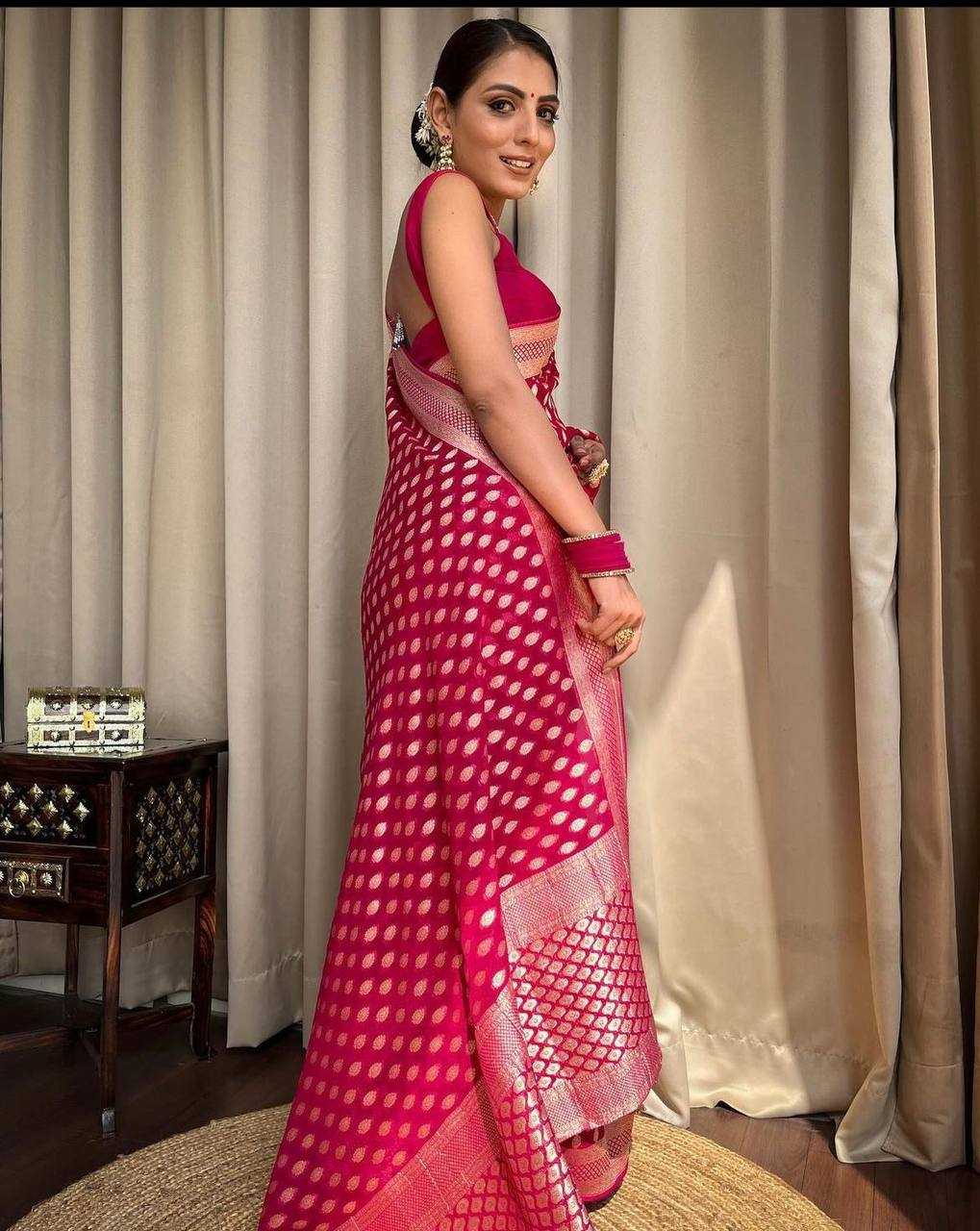 Banarasi Lichi Silk saree (Rani) UNV-SR-021