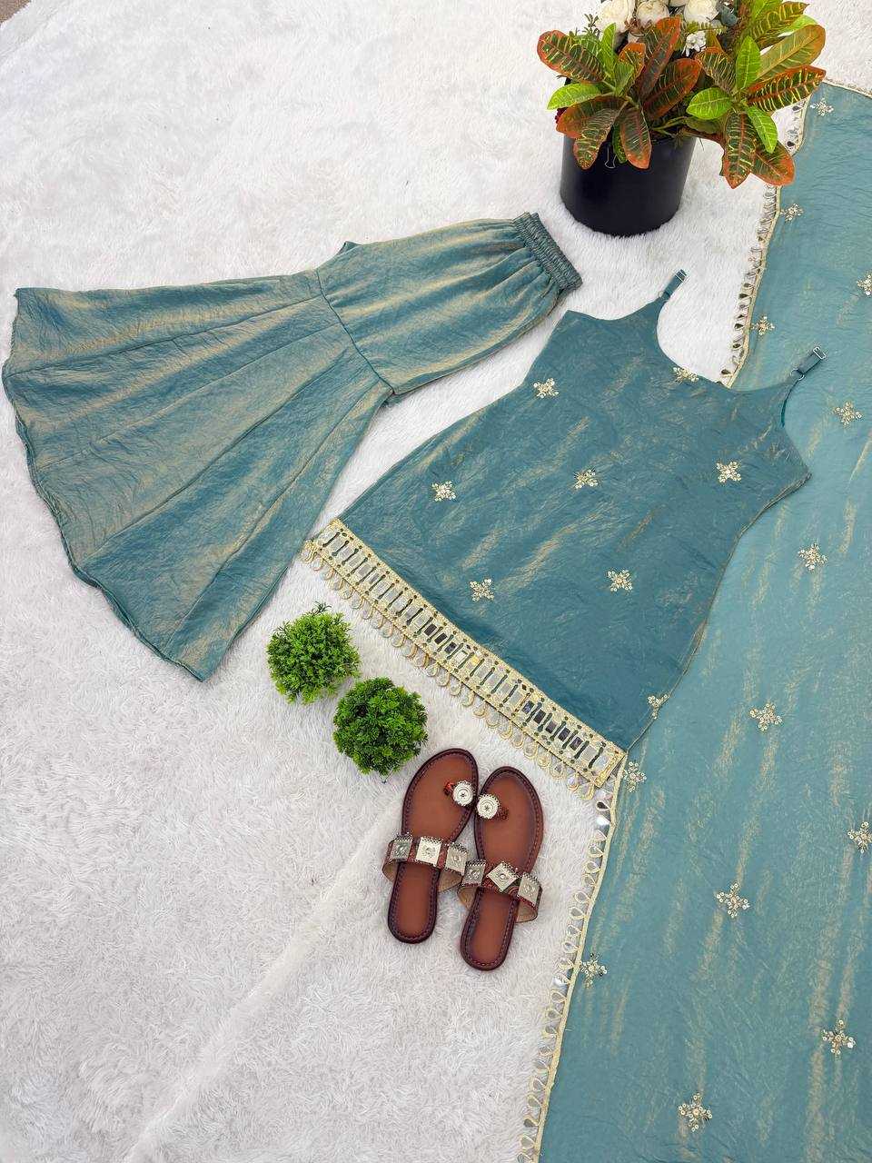 Fendy Embroidered Sleeveless Suit UNV-ST-031