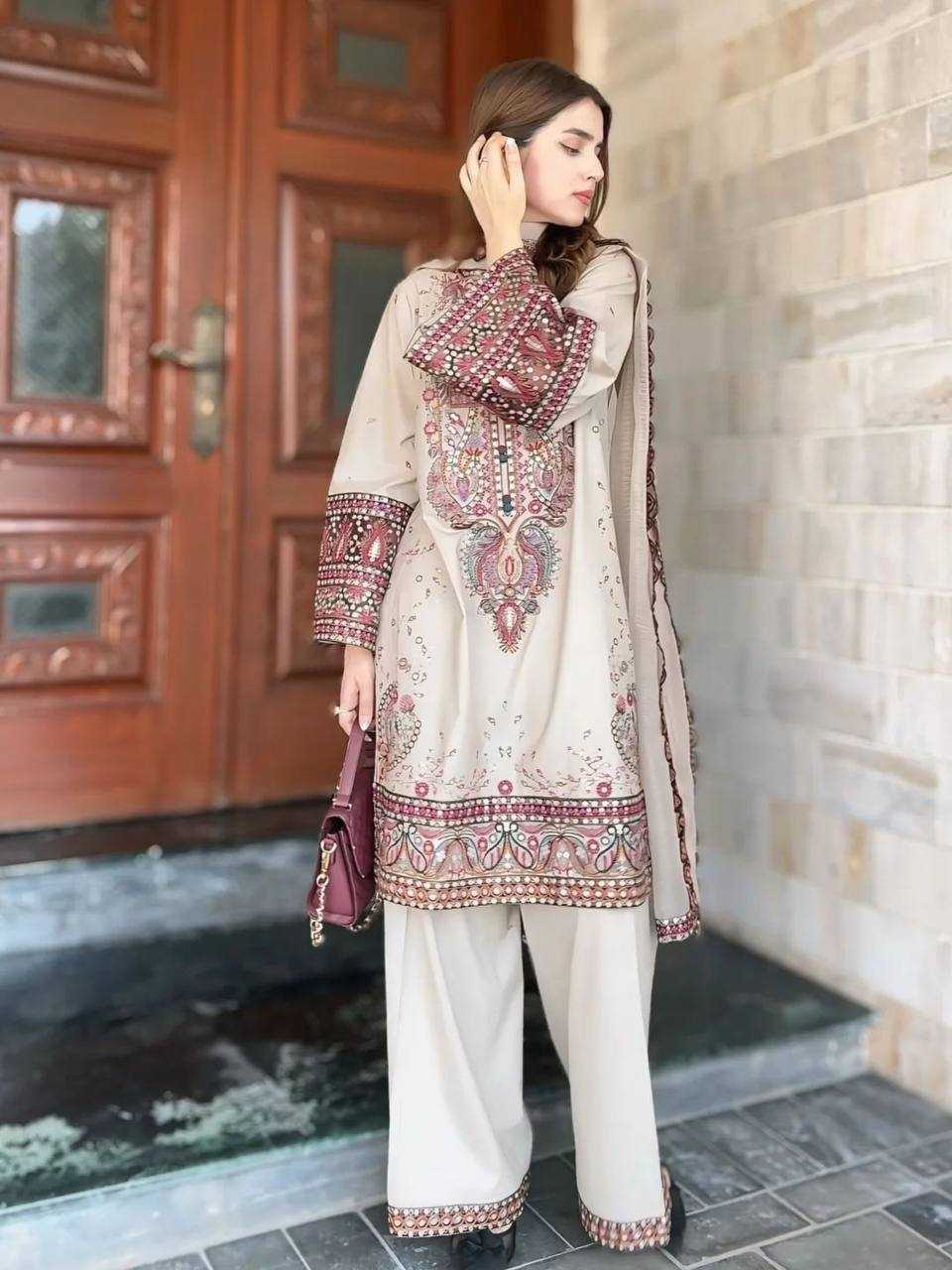 Heavy Roman Embroidered  Silk Suit UNV-ST-043