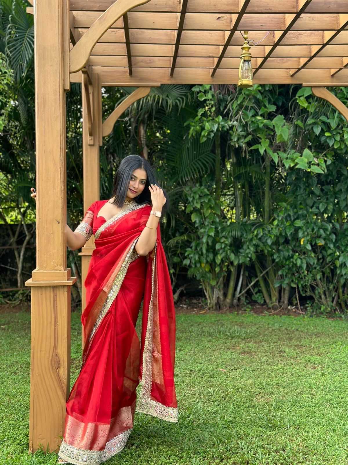 Aaira Tissue Silk Saree (Red) UNV-SR-020