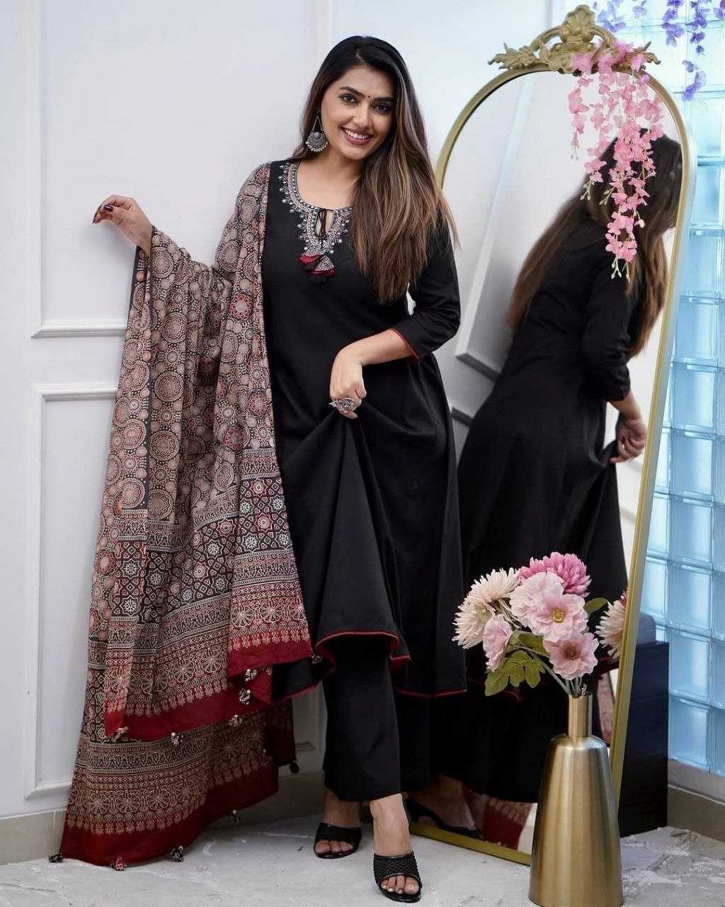 Viscose Chanderi Suit UNV-ST-048