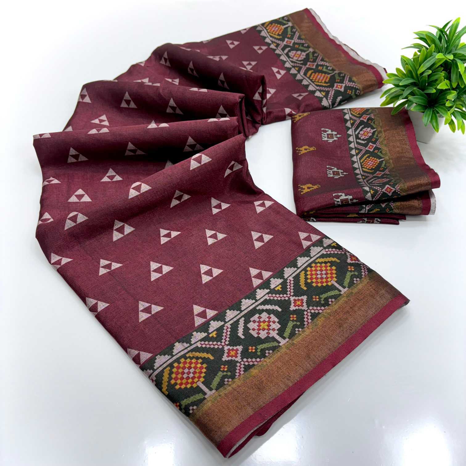 Printed Mulmul Cotton Saree (Maroon) UNV-SR-007
