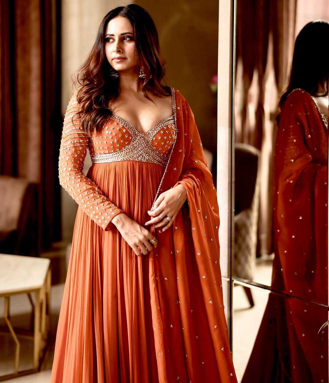 Sargun Mehta Bollywood Collections UNV-GN-005