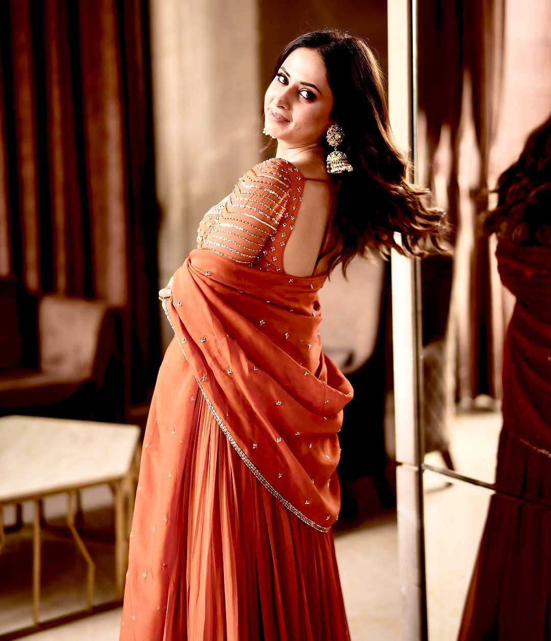 Sargun Mehta Bollywood Collections UNV-GN-005